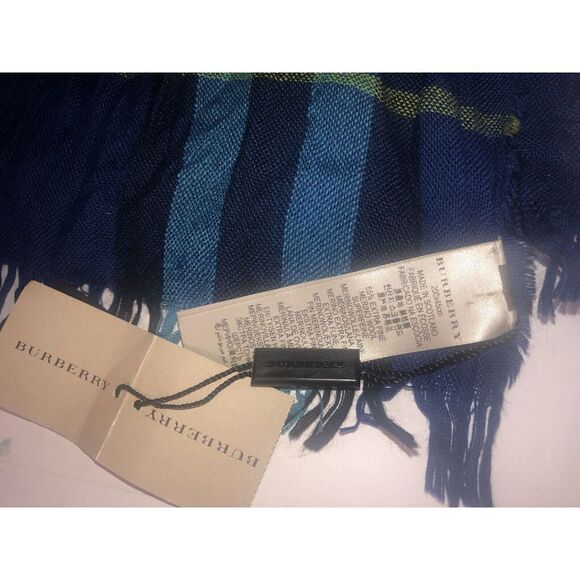 BURBERRY Cerulean Blue Check Wool Cashmere Blend Scarf Scotland 200x45 cm NEW - Picture 8 of 10